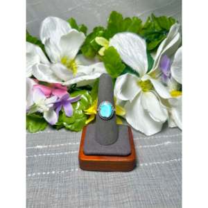 Bague Navajo artisanale en argent sterling avec turquoise Golden Hill, style statement, taille ovale, rhodium naturel, taille 7.5, pour un usage quotidien - Product Image 1