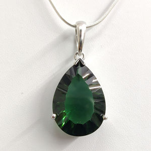 Pendentif en quartz de 9,4 grammes, élégants breloques et pendentifs en cristal - Product Image 1