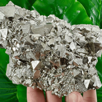 Spécimen minéral brut de grappe de cristal de pyrite du Pérou naturel en gros pour les collectionneurs décoration de la maison guérison énergétique et Feng Shui