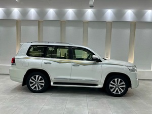 Toyota Land Cruiser VXR SUV 2016 Usado - Listo para Enviar - Product Image 4