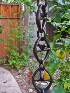 Oiseau sur une chaîne de pluie à maillons en fil épais en aluminium bronze revêtement en poudre Design unique crée des éclaboussures Installation facile du crochet en V - Product Image 2