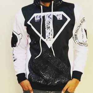 เสื้อมีฮู้ดแบบซับลิเมตเกรดพรีเมี่ยมสำหรับทุกเพศเสื้อคิกบ็อกซิ่งใส่ได้ตามต้องการโลโก้ที่กำหนดเองมีฮู้ดแบบสวมหัวมีฮู้ด450 GSM - Product Image 3