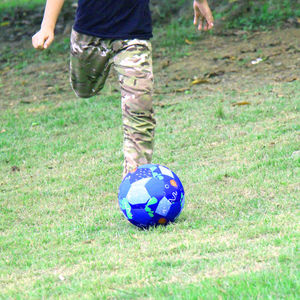 Balón de fútbol supersuave, tamaño 4, color personalizado, tela de neopreno, Fútbol para practicar, silencioso y cómodo - Product Image 6