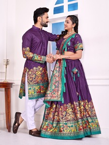 Ce beau combo assorti de Kurta et de Lehenga pour hommes de présentation de couple pour la saison des festivals - Product Image 2