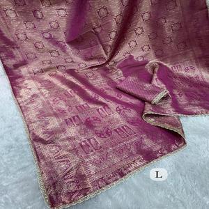 Sari en soie jacquard satinée avec tissage zari, pallu riche, bordure en dentelle perlée, sari pour femmes fabriqué en Inde en stock - Product Image 1