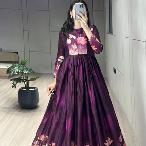 Les plus magnifiques robes de manipuri indiennes avec imprimé floral partout - Product Image 2
