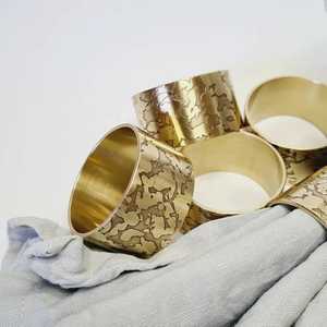 Nouveaux anneaux de serviette en laiton finition or antique de qualité supérieure pour la maison et la décoration de salle à manger de table de mariage - Product Image 3