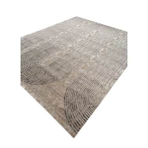 พรมถักมือ Aakar by Kavi สีเบจและสีน้ำตาล ทำจากขนสัตว์และไหมไผ่ ลายเรขาคณิต รูปทรงสี่เหลี่ยมผืนผ้า สำหรับห้องโถงหรือห้องพัก รุ่น Eskn-339 - Product Image 2