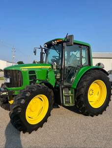 Tractor agrícola John Deer 6130R de alto rendimiento en venta. - Product Image 3