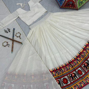 Dernier créateur pur coton Gamthi imprimé travail Lehenga Choli par FabZone vêtements indiens et pakistanais - Product Image 1