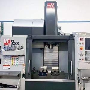 HAAS VF2SS Centre d'usinage CNC Centre d'usinage automatique vertical à 3 axes pour le traitement des moules en métal - Product Image 2