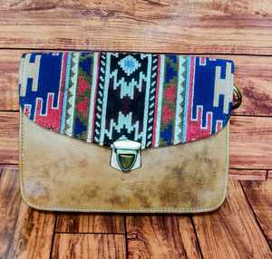 Sac à main en cuir Jacquard véritable Sac à bandoulière Offre Spéciale New Design Women's Multi Uses Sling Bag Sac élégant look fantaisie en cuir pur. - Product Image 1