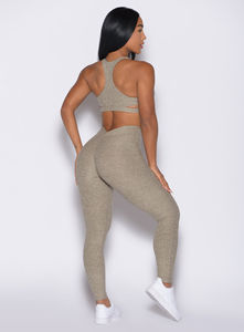 Leggings de sport pour femmes avec logo personnalisé, coton solide et bambou, taille haute, effet push-up, taille élastique, dos en forme de V - Product Image 4
