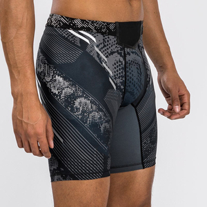 Shorts de compresión de tela de alta calidad para MMA, auténticos shorts negros para hombre para la noche de combates. - Product Image 4