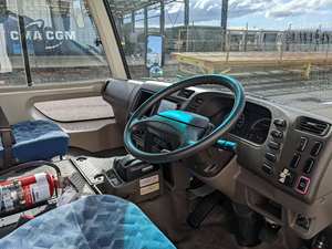 Berline automatique d'occasion 2021-2022 à 5 places, conduite à gauche, transmission intégrale, intérieur cuir foncé, pneus R18, intérieur clair, 4.5L Euro IV - Product Image 3