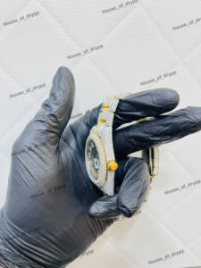 นาฬิกาข้อมือสแตนเลสสตีลหน้าปัดสีเขียว ประดับเพชร VVS Lab Grown แบบ Iced Out สไตล์ฮิปฮอป ฝังเพชรเต็มเรือน ดีไซน์หรูหรา เหมาะสำหรับงานปาร์ตี้ - Product Image 2