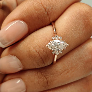 Anillo de compromiso de boda solitario chapado sólido de 14K de alta calidad, Diamante de corte Marquesa cultivado en laboratorio VVS clásico para mujer - Product Image 2