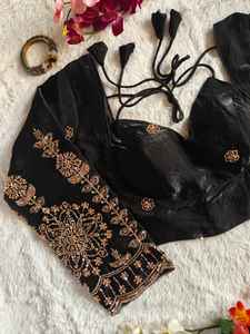 Blouse en soie Fendey prête à porter, style ethnique indien, avec broderies riches et manches longues pour femmes adultes, en stock, sans impression - Product Image 2