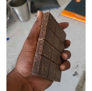 Cubos Encendedores de Carbón de Cáscara de Coco Sin Humo Fabricados en India para Hornos de Barbacoa, Fogatas y Fogatas de Campo en Cantidad a Granel - Product Image 2