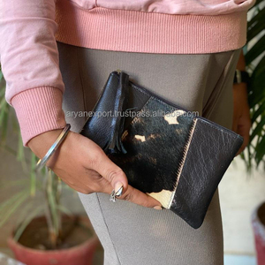 กระเป๋าคลัทช์ผู้หญิงหนังวัวแท้พิมพ์ลายสัตว์พู่ห้อยแบบมีซิป - Product Image 3