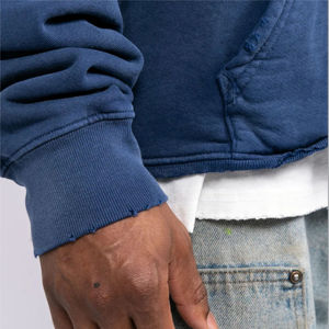 Sweat à capuche à manches longues avec logo personnalisé, vintage, en molleton de coton recyclé lourd, imprimé en relief, saison hivernale - Product Image 4