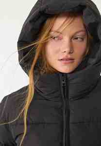 Chaqueta acolchada de tamaño regular para mujer, ropa de abrigo con aislamiento cálido, patrón acolchado moderno, forro interior suave, cremallera frontal, ajuste elegante - Product Image 5