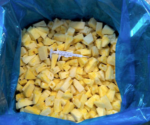 Cubes d'ananas congelés rafraîchissants Vietnam IQF ananas collation de fruits tropicaux pour les jus de smoothies approvisionnement en vrac exportation en gros - Product Image 3