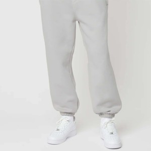 Joggers d'aventure en plein air décontractés pour hommes Matériau durable et conception multi-poches pour la praticité dans n'importe quel environnement - Product Image 2