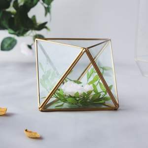 Vente en gros personnalisé mini terrarium géométrique en verre doré suspendu plantes décoratives en verre clair et cuivre nouveaux bijoux en métal - Product Image 4