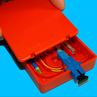Boîtier de distribution mural pour fibres optiques FOS-13 FTTH FTTX, pour un adaptateur SC/LC et fixations pour épissure mécanique