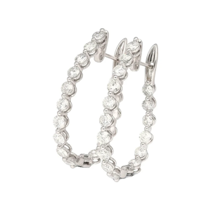 Boucles d'oreilles créoles à l'envers en diamant naturel de 3.72 carats en or blanc 18 carats - Product Image 5