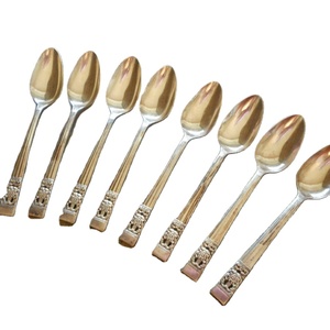 Elegante juego de cucharas de Metal con mango en relieve, cubiertos, utensilios de cocina, utensilios de boda para comedor con estilo, calidad Premium - Product Image 1