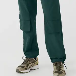 高性能男士防撕裂裤 -- 可拉伸耐磨，专为极限户外运动设计