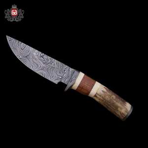 Couteau de chasse tactique à lame fixe de qualité industrielle personnalisable, acier Damas, lame droite, pointe de chute, crochet à dépecer, bois - Product Image 1