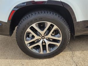 Gran Oferta: Land Rover Defender 130 X - Dynamic SE AWD Usado del 2023 - Product Image 6