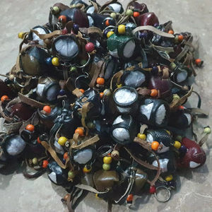 Porte-clés en forme de capuche de fauconnerie porte-clés en cuir avec chaîne en acier inoxydable à anneau robuste - Product Image 1