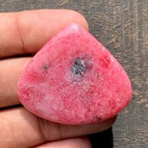 Cabochon de rhodonite rose naturel exclusif de qualité supérieure, pierre précieuse coupée en poire en vrac de meilleure qualité pour la fabrication de bijoux et de cadeaux - Product Image 3