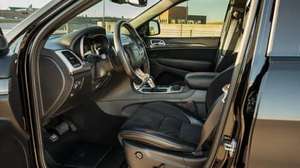 Cherokee Trackhawk 2024 Automatique Essence SUV 4x4 Pneus R18 Sièges en Cuir Transmission Intégrale Caméra Arrière Gauche - Product Image 3