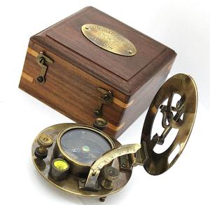 Hatton Garden elegante reloj de sol para exteriores estilo antiguo caja de madera de latón macizo duradero clásico brújula puntero de mano senderismo - Product Image 3