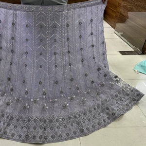 Élégant filet de travail à paillettes lourdes Lehenga avec 3M Flair 2.5m filet à quatre côtés Dupatta pour la fête pour les entreprises d'exportation de boutique - Product Image 1