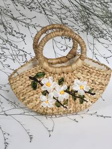 Cesta de jacinto de agua tejida a mano elegante Unisex, cierre abierto con dos asas, forro de algodón elegante adornado con flores - Product Image 5