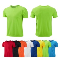 UMIQ Company propose un t-shirt de luxe pour hommes avec impression par transfert de chaleur personnalisé, votre logo de marque, col uni, coupe régulière 100% coton