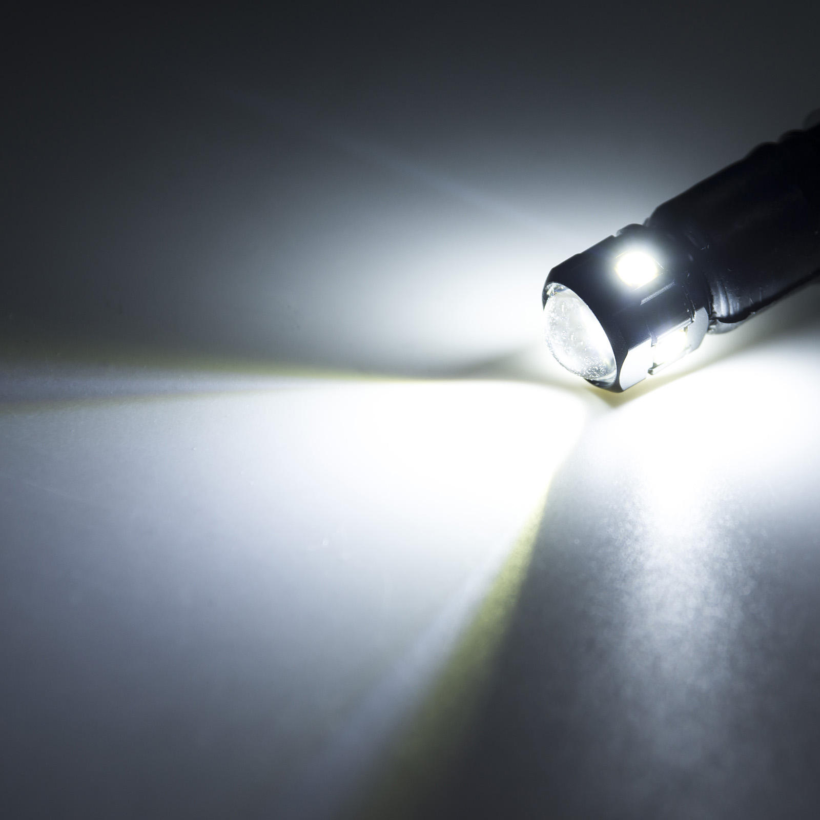 ธรรมชาติสีขาว