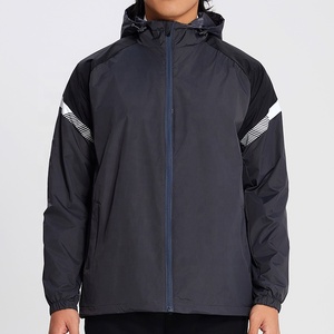 Chaqueta Cortavientos Personalizada de Nailon 100% para Fútbol con Capucha - Product Image 1