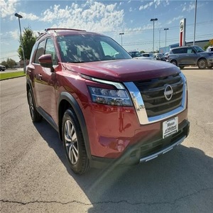 High run UTILISÉ 2024 Niss-an Pathfinder SL - Product Image 1