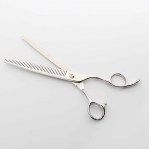 Ciseaux de toilettage pour animaux de compagnie en acier inoxydable de haute qualité pour l'amincissement et le mélange des poils de chien - Product Image 4