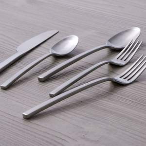 Juego de Cubiertos de Acero Inoxidable con Diseño en Relieve Único, Juego de 5 Piezas de Acero Pulido Brillante con Acabado Espejo para Cocina - Product Image 1