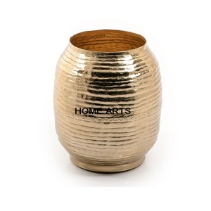 Fournisseur en gros de vases de designer en aluminium poli et or Vase à fleurs de forme ronde de qualité supérieure par Home Arts - Product Image 1