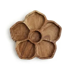 Bandeja de Servir en Forma de Flor de Madera de Acacia, Diseño Minimalista Hecho a Mano, Ideal para Fiestas - Product Image 5