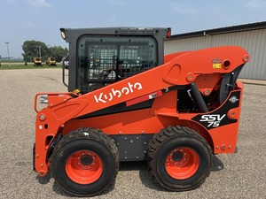 2023 Kubota SSV75 Skid Steer Loader-Chargeuse compacte puissante 74HP pour les applications à usage intensif - Product Image 2